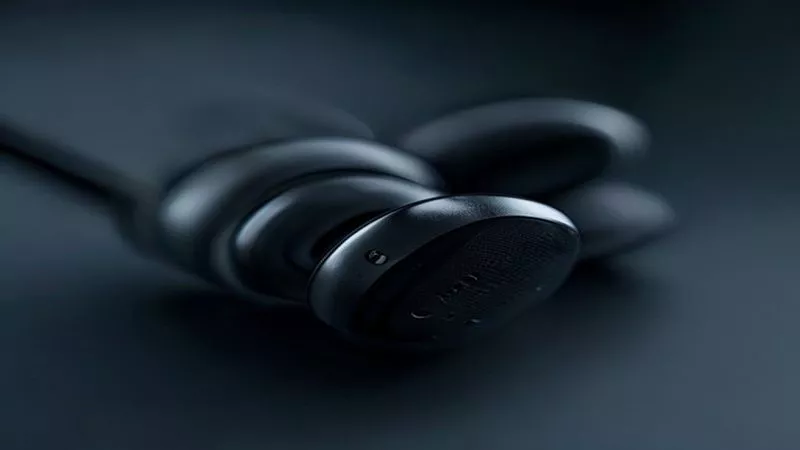 Phân tích y khoa hình ảnh Gym and Running Earbuds 2026: Sweat-Proof Options That Stay In